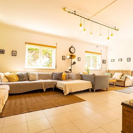 Pineapple Surf House Hostel Atouguia Da Baleia Luaran gambar