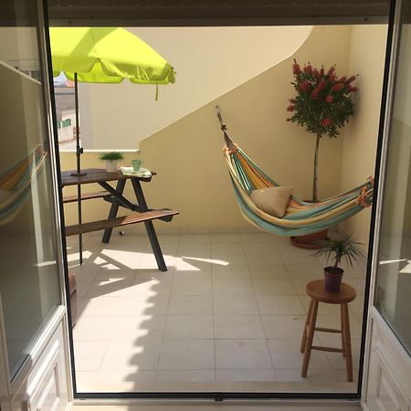 Pineapple Surf House Hostel Atouguia Da Baleia Luaran gambar
