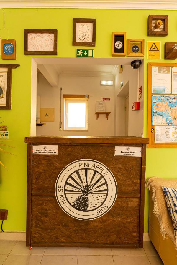 Pineapple Surf House Hostel Atouguia Da Baleia Luaran gambar