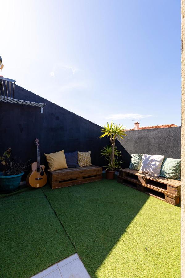 Pineapple Surf House Hostel Atouguia Da Baleia Luaran gambar