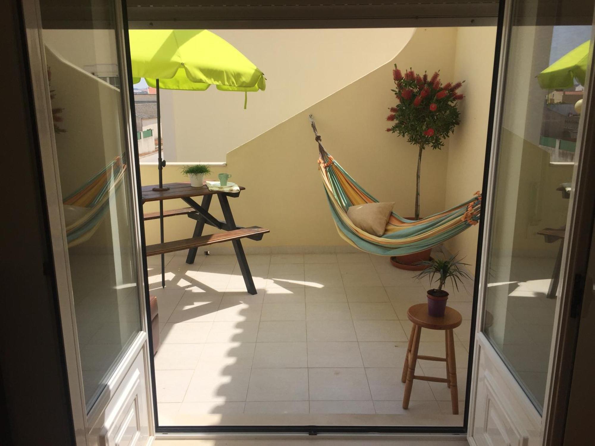 Pineapple Surf House Hostel Atouguia Da Baleia Luaran gambar